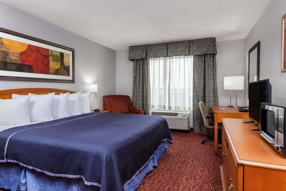 Super 8 By Wyndham Orlando Near Florida Mall Williamsburg Exterior foto
