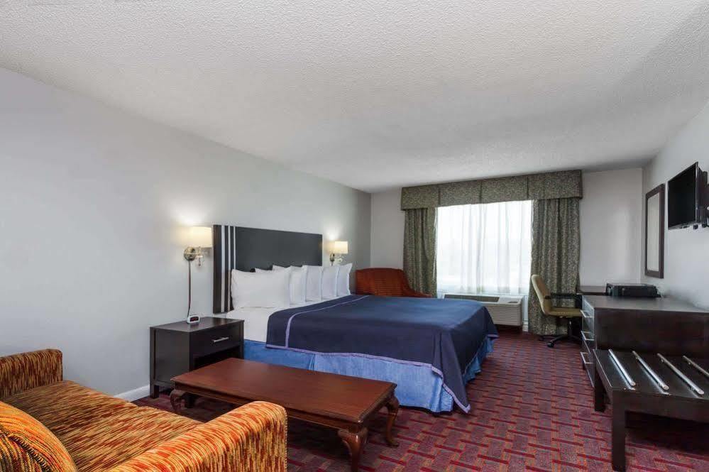 Super 8 By Wyndham Orlando Near Florida Mall Williamsburg Exterior foto