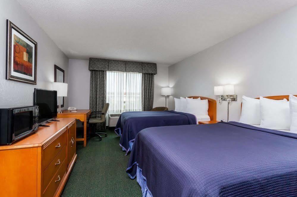 Super 8 By Wyndham Orlando Near Florida Mall Williamsburg Exterior foto